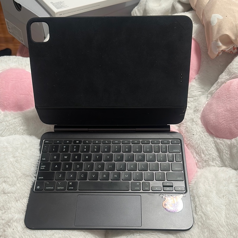 Apple Black Tablet Cover with Keyboard